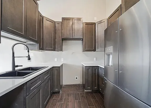 2805 E 90th St — Photo 3