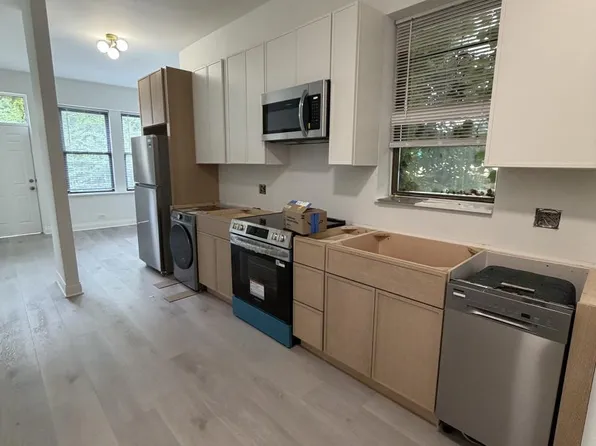 4832 N Winthrop Ave #1R, Chicago, IL 60640