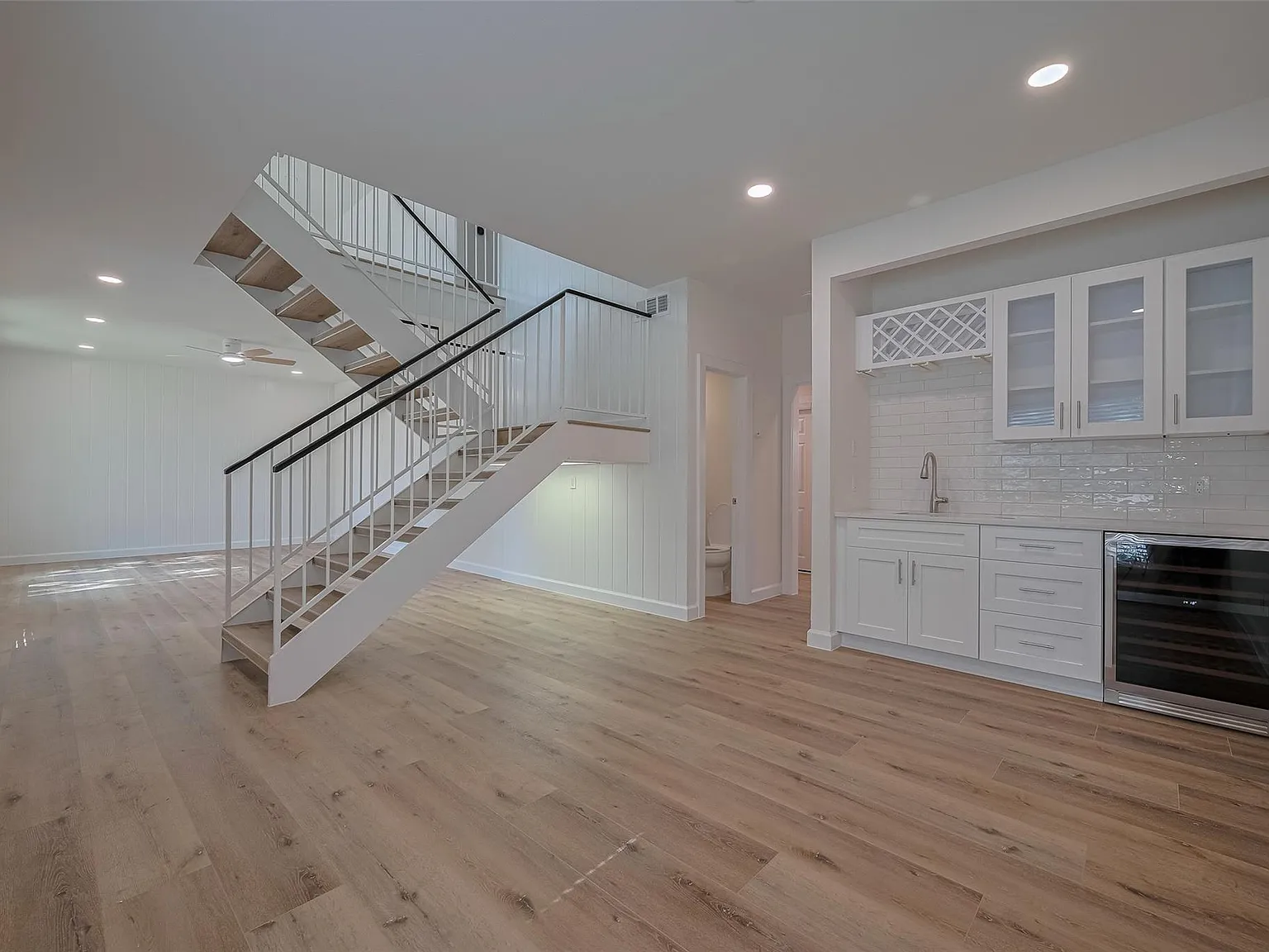 3 bed, 2.5 bath, 2265 sqft, $2,600 — Photo 1