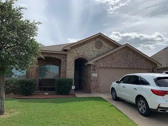 421 Commonwealth Dr — Photo 1