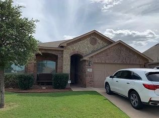 421 Commonwealth Dr, Saginaw, TX 76179