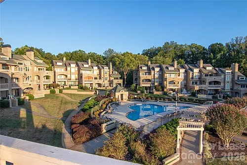 646 Portside Dr Photo 1
