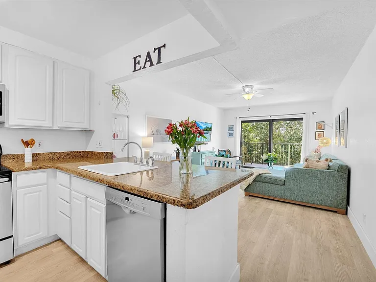900 River Reach Dr #522 — Photo 5