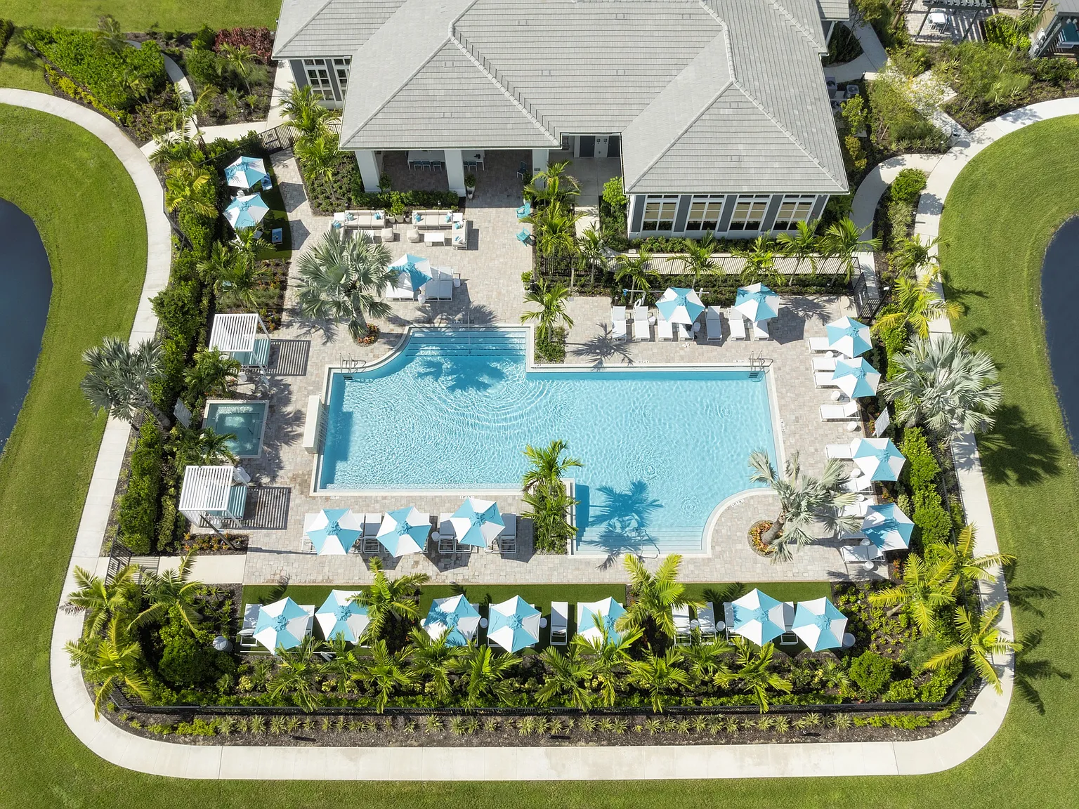 Everly — Photo 1