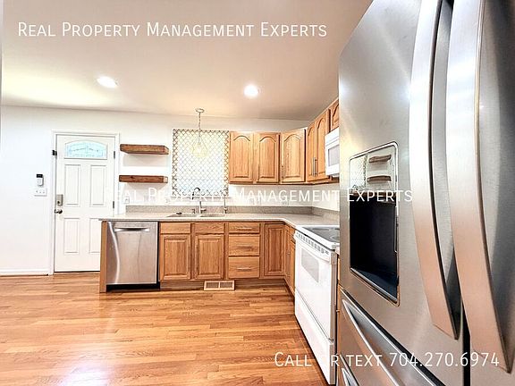 2nd image of 3733 Hayden Dr