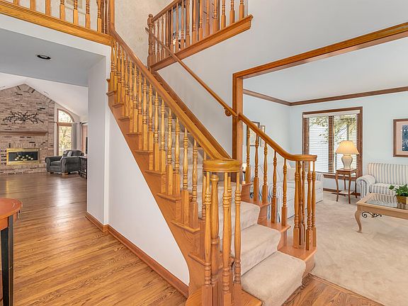 5th image of 655 Wildwood Ln
