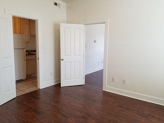 5th image of 101 W Jackson St #B