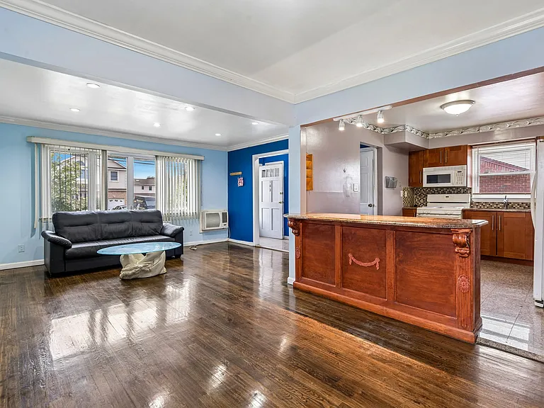 183 Litchfield Ave — Photo 9
