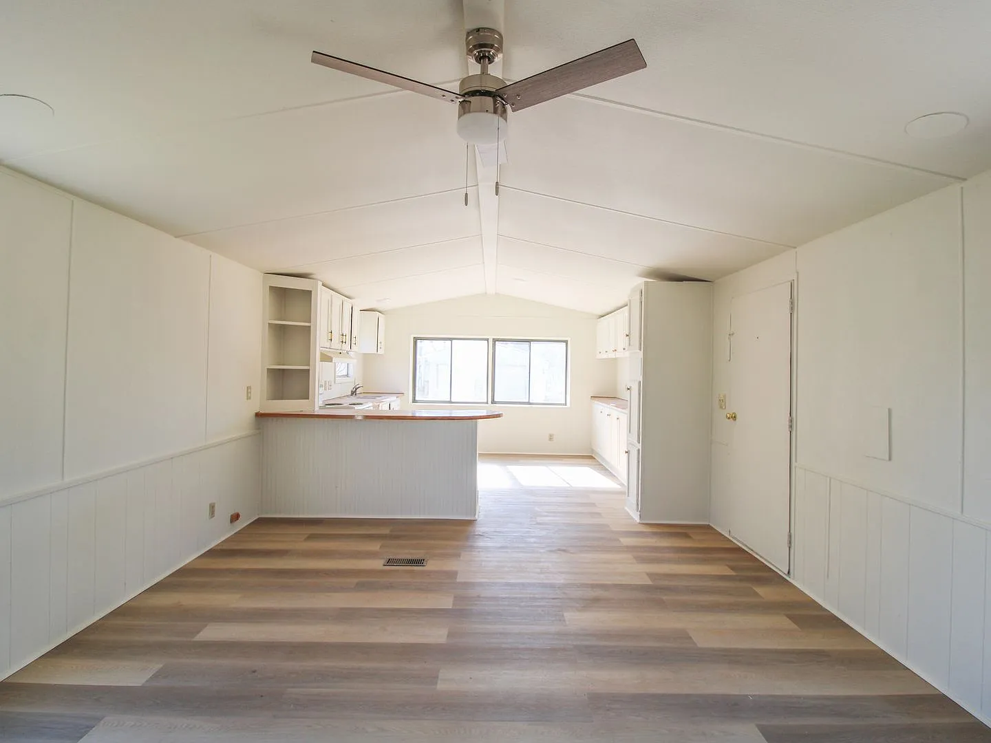 No Deposit Required @ $920/Month! — Photo 4