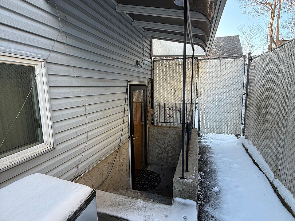 1st image of 194 Suffolk Ave #2