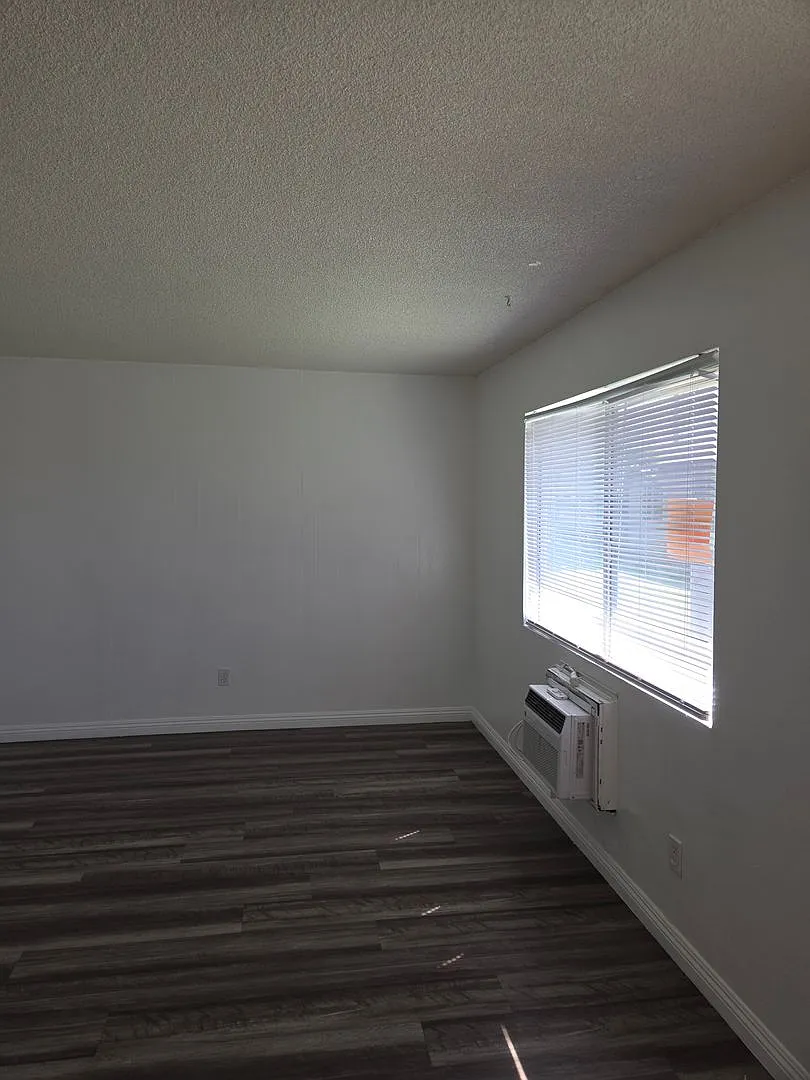 1376 — Photo 4