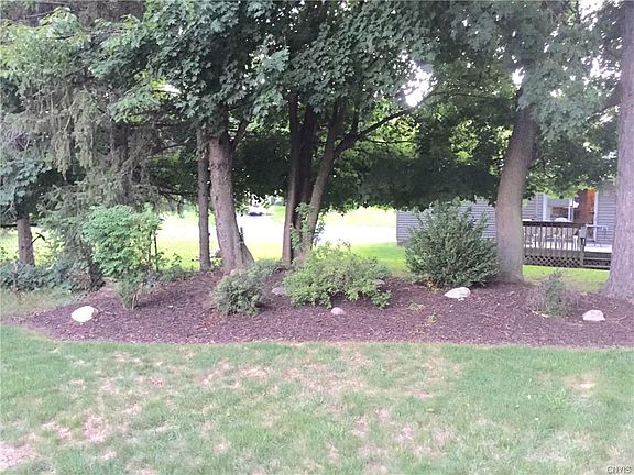 5th image of 102 Camillus Dr
