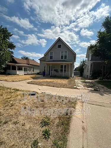 1526 9th Ave #4 Photo 1