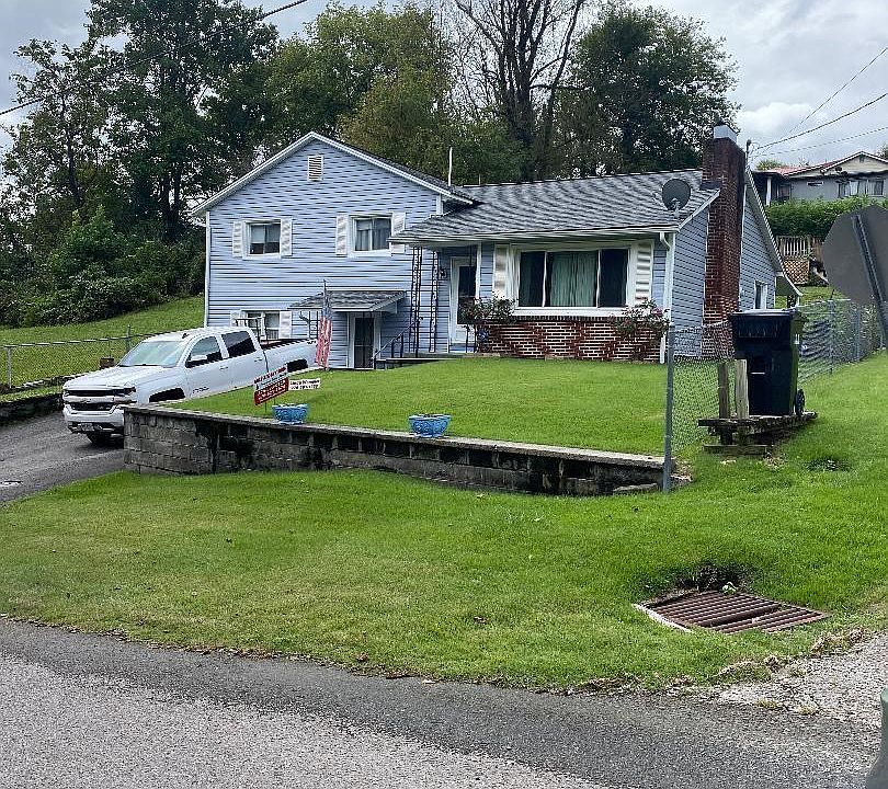 1st image of 210 Bell Ave