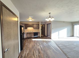 1801 S Bahnson Ave #101, Sioux Falls, SD 57103