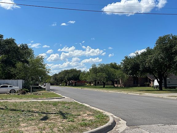 5th image of 601 W Viggo St
