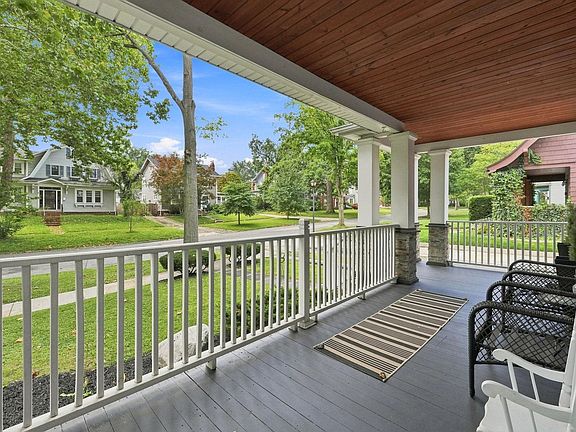 4th image of 402 Arcadia Ct