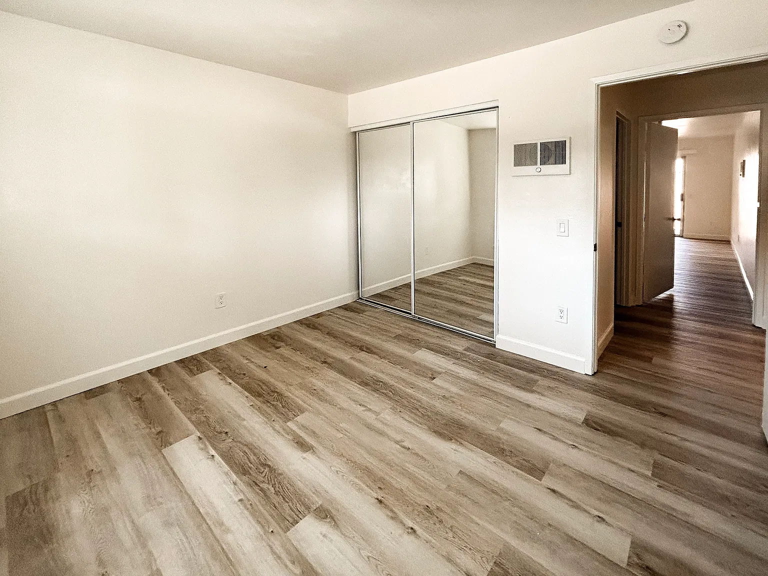 2 bed, 1302 sqft, $2,430 — Photo 2