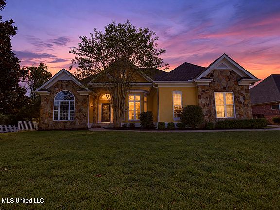 5th image of 3505 N River Ridge Dr