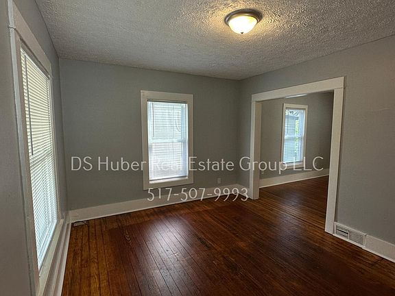 3rd image of 1600 Lyons Ave