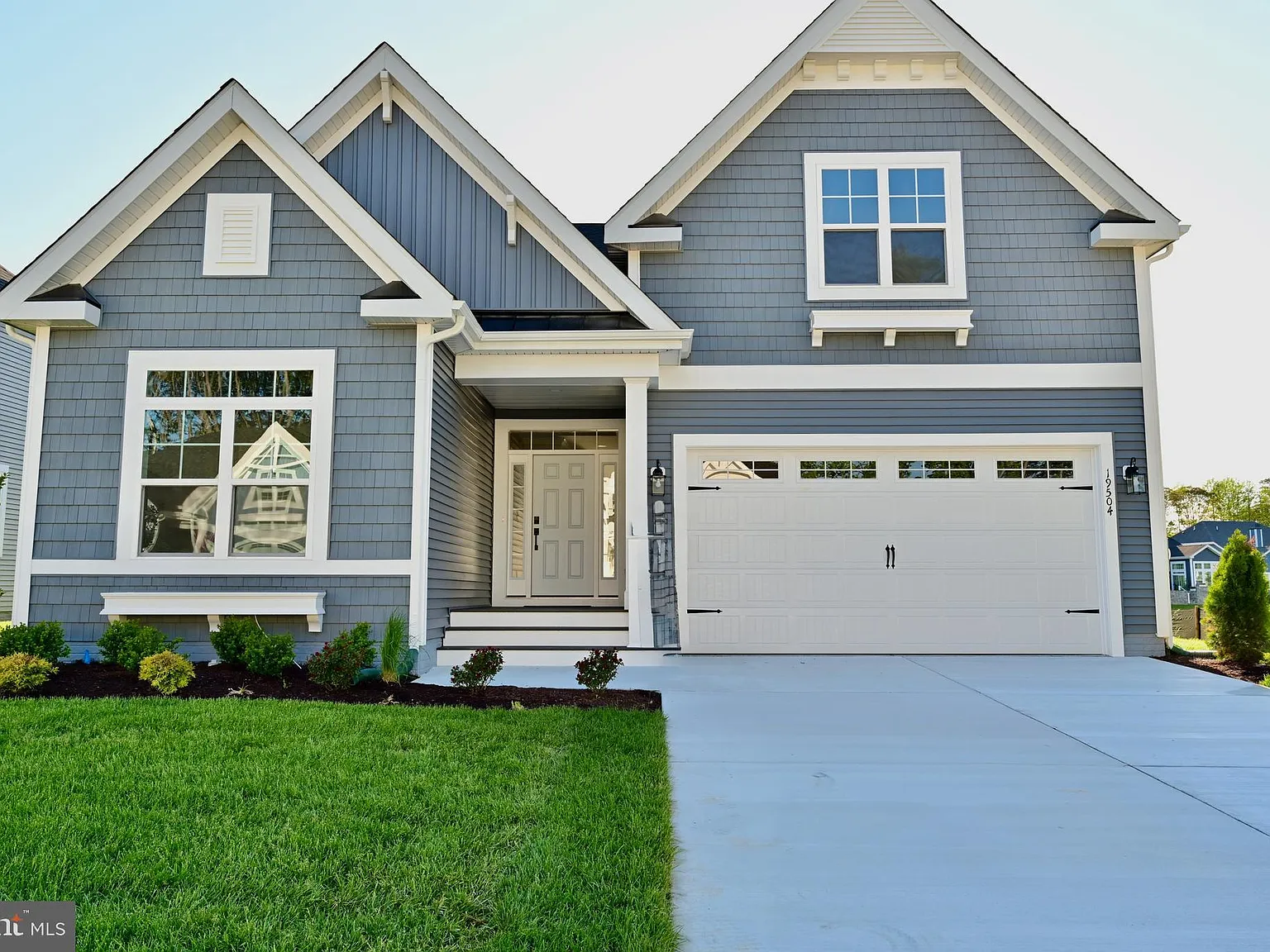 3 bed, 2.5 bath, 2200 sqft, $2,995 — Photo 1