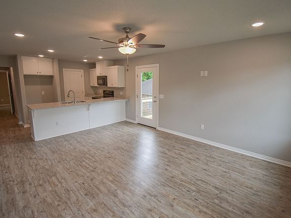 3rd image of 134 S Woodsprings Dr