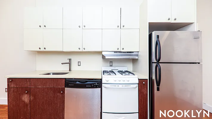 Rented by Nooklyn NYC LLC | media 7