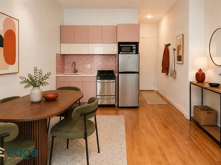 35 Rogers Ave #4B — Photo 1