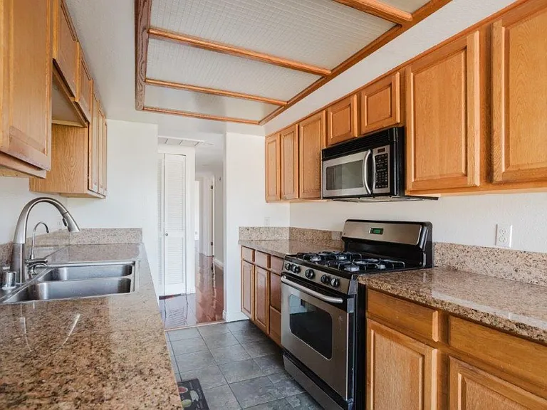 1134 Campbell St #307 — Photo 20