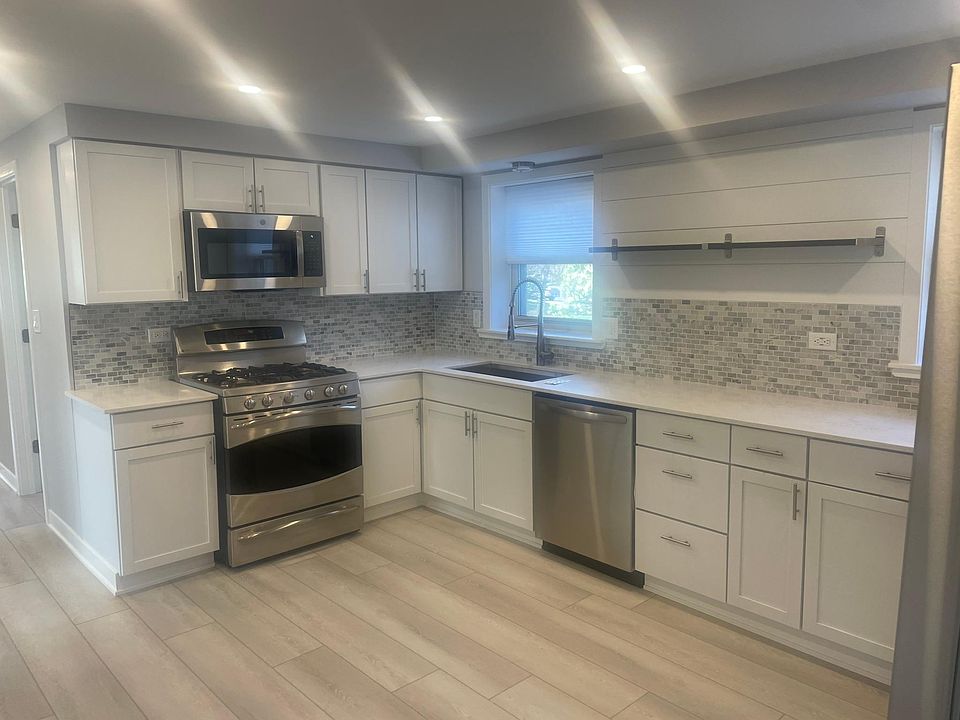 1st image of 651 56th Pl APT 1