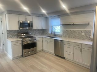 651 56th Pl APT 1, Clarendon Hills, IL 60514