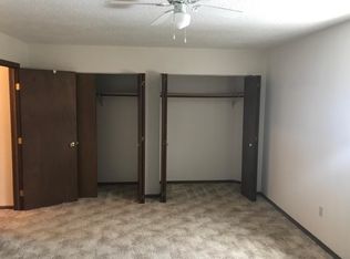 828 Valley St, Minot, ND 58701