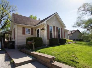 10 Monroe Ave, Charleston, IL 61920