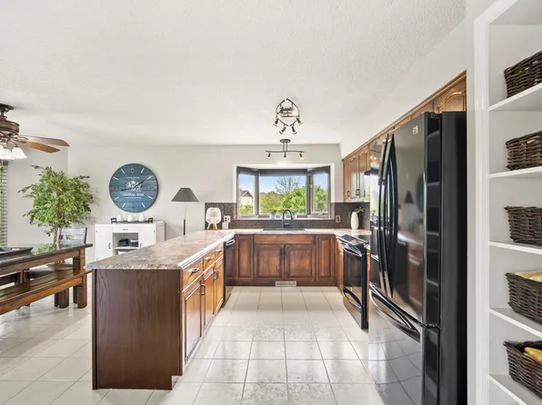 75 Charlton Cres, Strathcona County, AB T8H 1S2