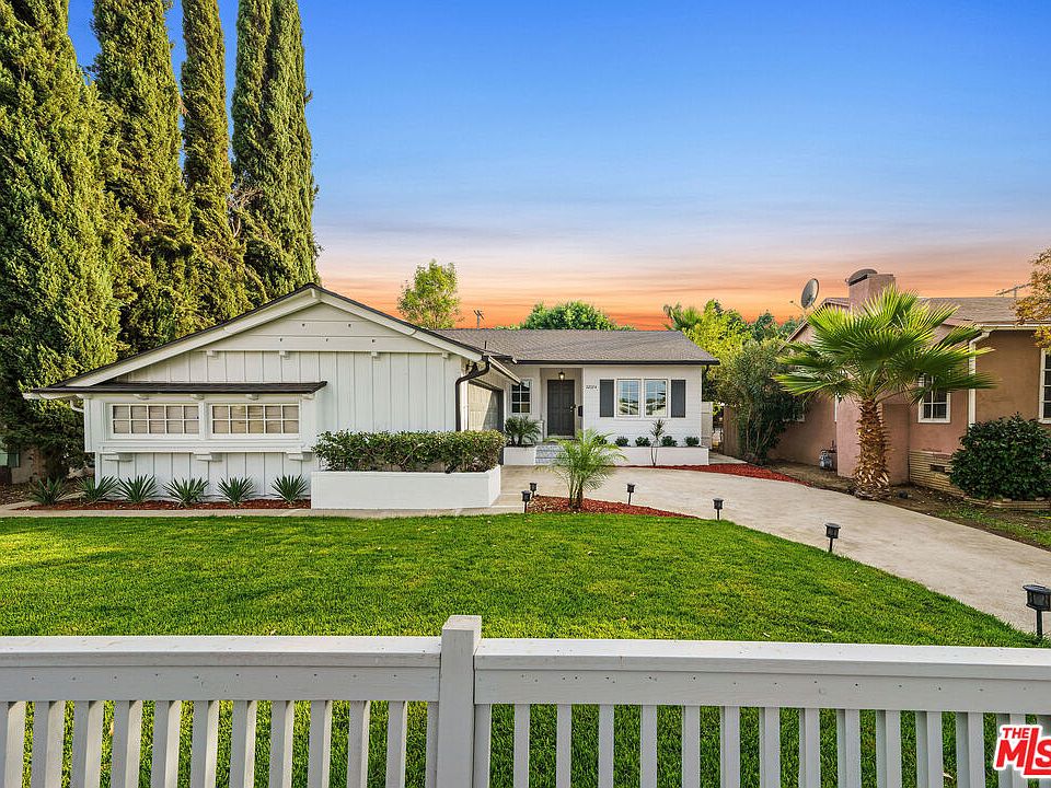 1st image of 22024 Costanso St
