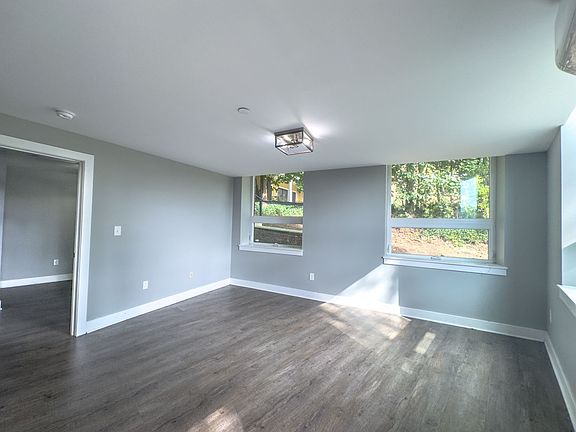 4th image of 1455 State St #4