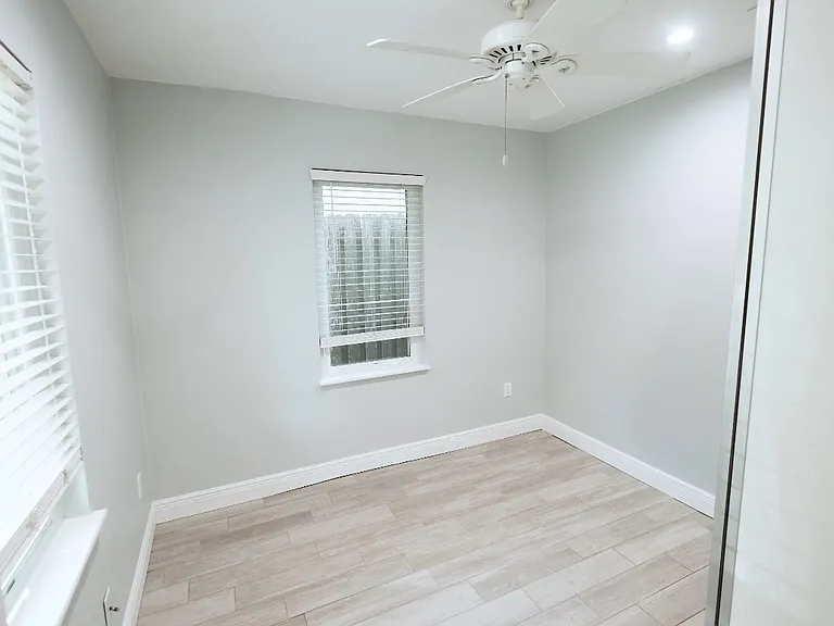 3209 Plaza Pl — Photo 10