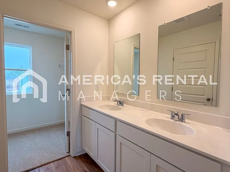 2122 Addison Way SW — Photo 36