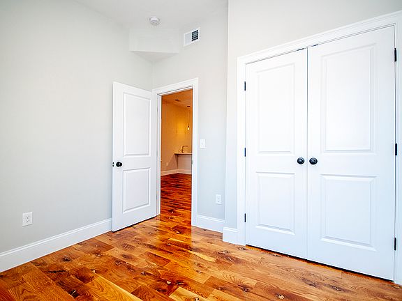 4th image of 205 Marion St #3