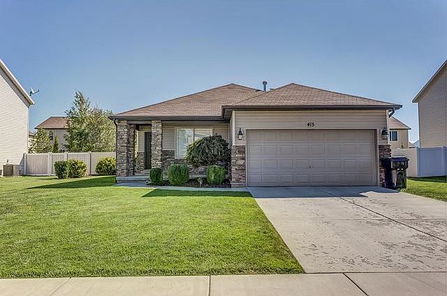 1st image of 415 Spanish Fields Dr