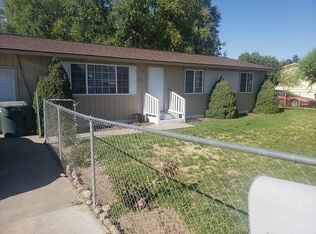 805 N 4th St, Grandview, WA 98930