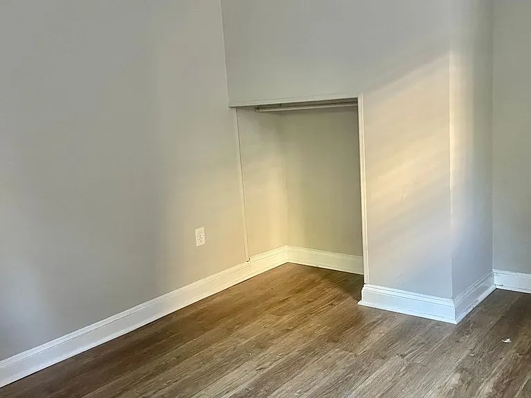 Franklin Court Apartments — Photo 3
