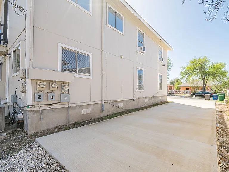2323 Arbor Pl #2 — Photo 26