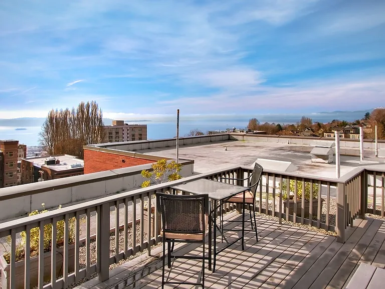 The Q Apartments — Photo 2