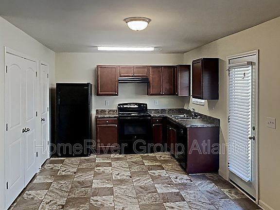 3rd image of 4053 Sitka Dr