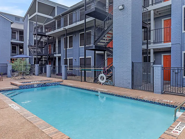 Lamar Place Apartments — Photo 31