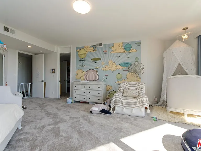 510 Leslie Ln #B — Photo 13