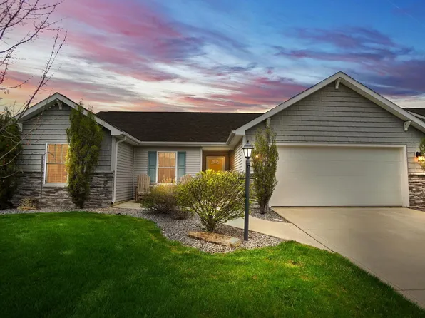 15911 Classic Lake Dr, Huntertown, IN 46748