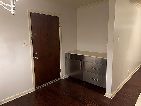 2nd image of 1301 Saint John St APT 302