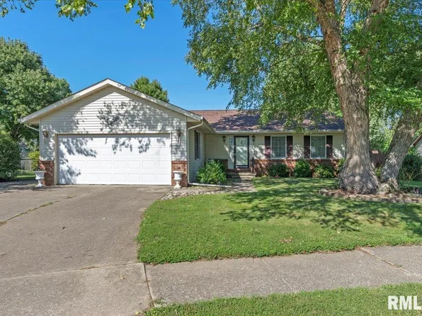 110 Redwing Ct, Chatham, IL 62629